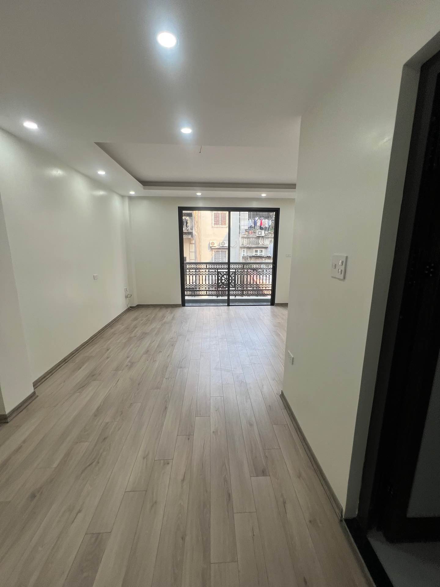 Bán nhà Kim Đồng - diện tích 59m2 7 tầng - Lô góc 2 mặt thoáng - giá 28,8 tỷ