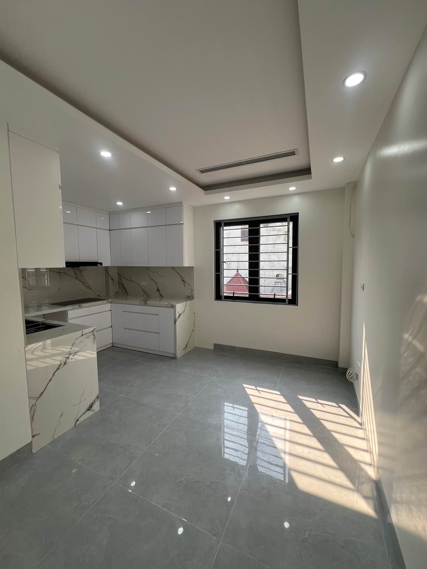 Bán nhà Kim Đồng - diện tích 59m2 7 tầng - Lô góc 2 mặt thoáng - giá 28,8 tỷ