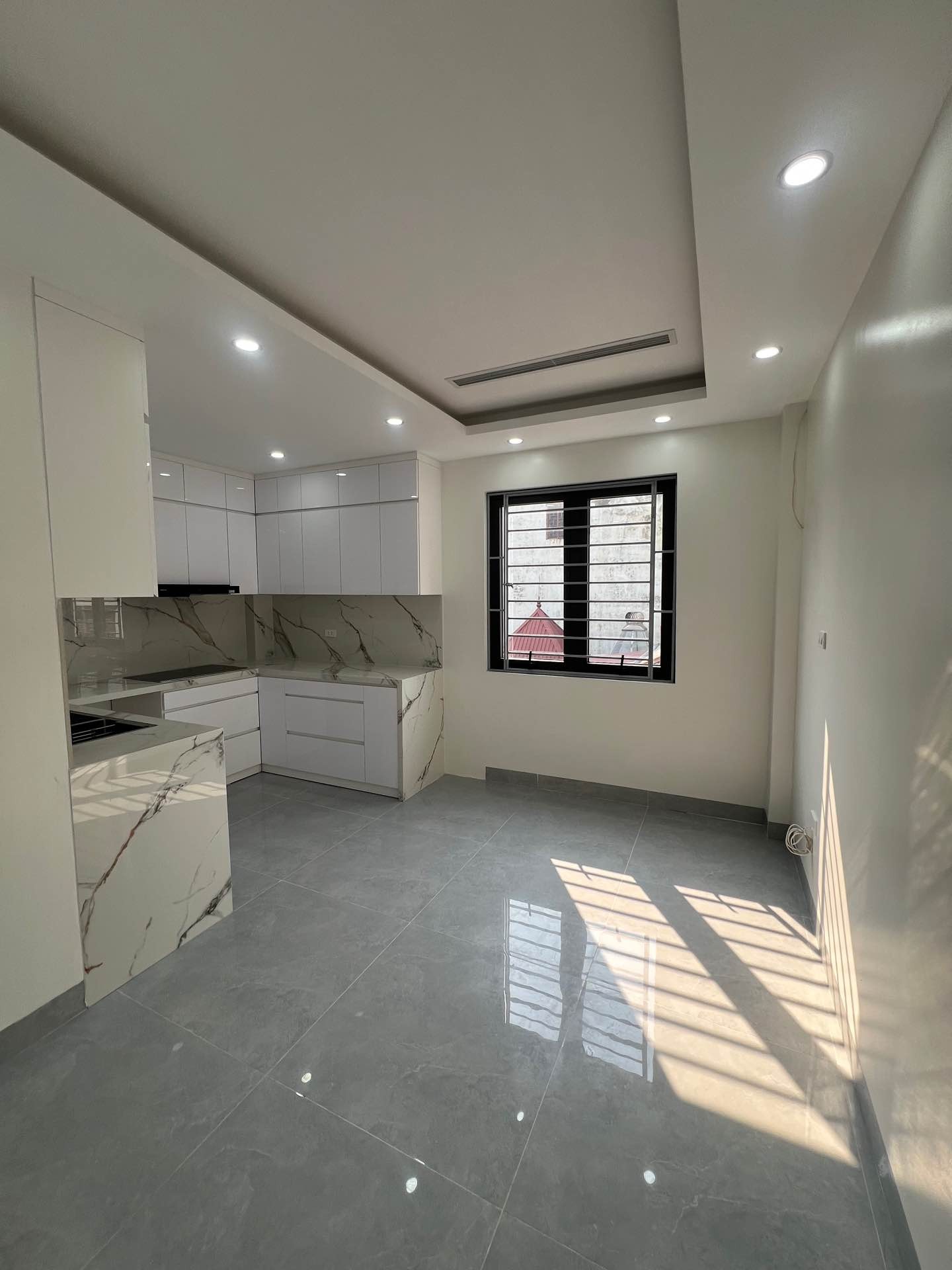 Bán nhà Kim Đồng - diện tích 59m2 7 tầng - Lô góc 2 mặt thoáng - giá 28,8 tỷ