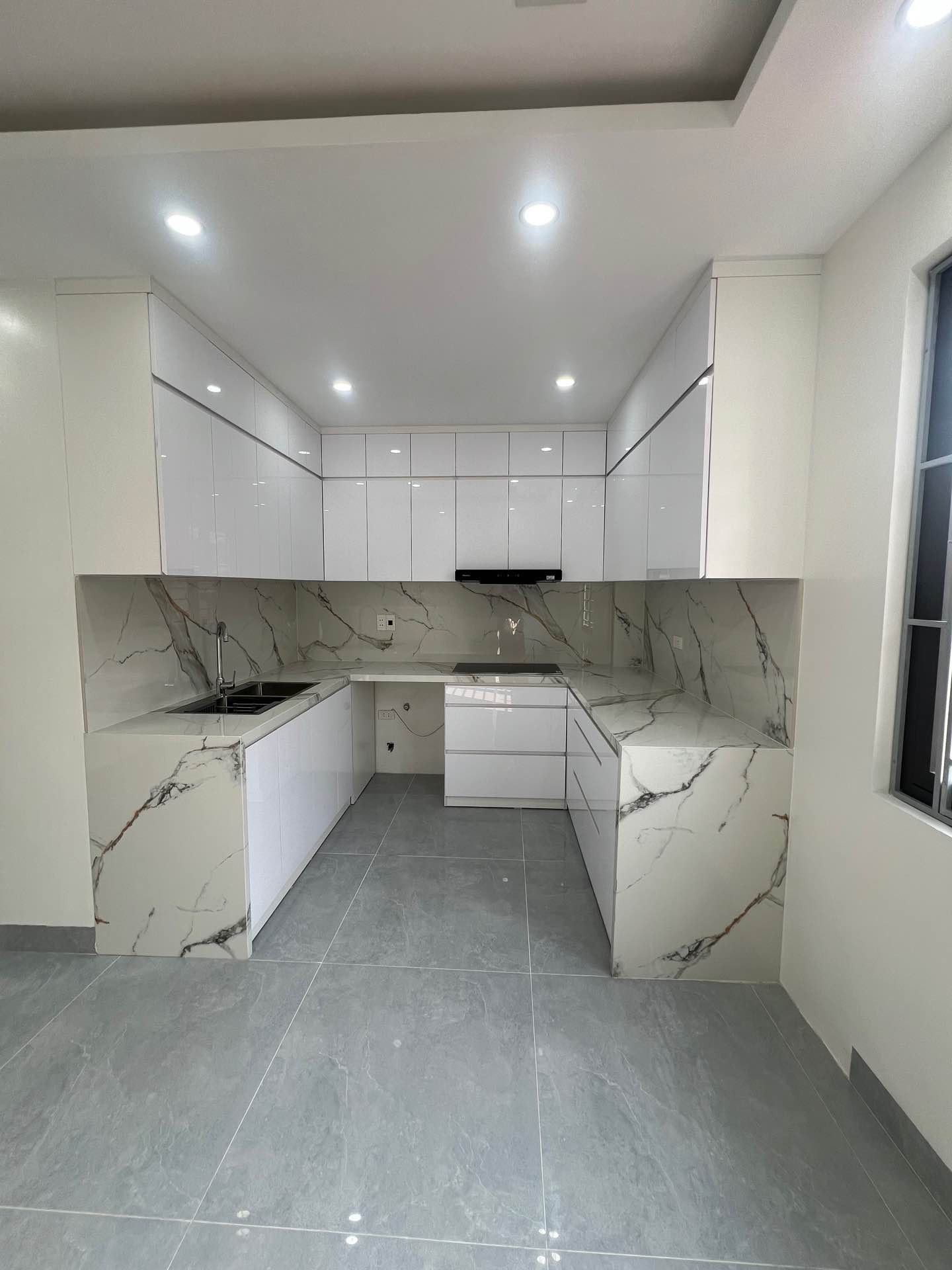 Bán nhà Kim Đồng - diện tích 59m2 7 tầng - Lô góc 2 mặt thoáng - giá 28,8 tỷ