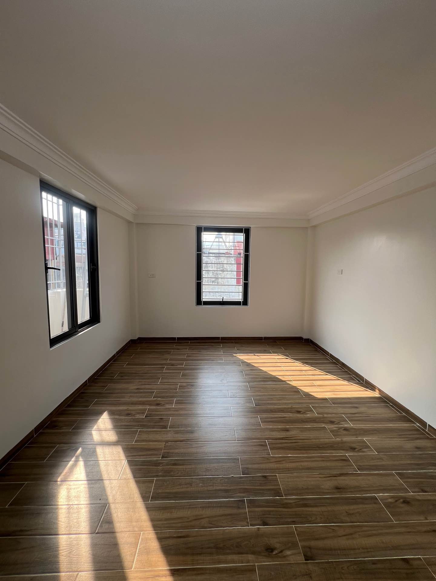 Bán nhà Kim Đồng - diện tích 59m2 7 tầng - Lô góc 2 mặt thoáng - giá 28,8 tỷ