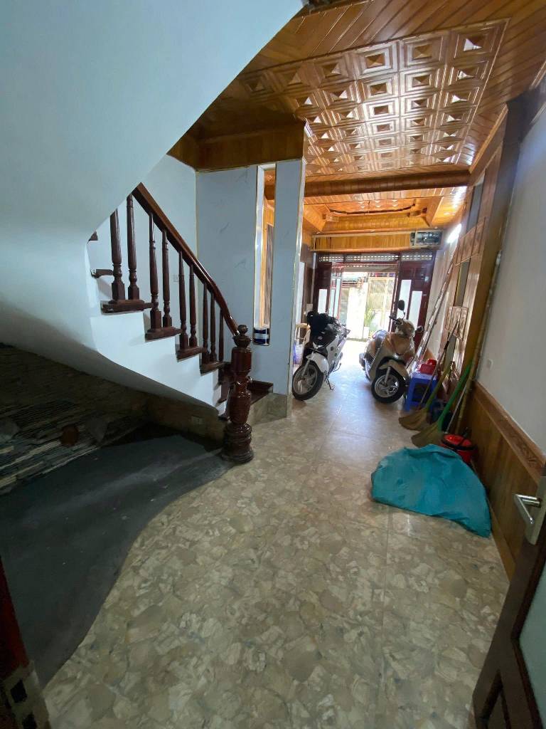 Bán nhà Tân Mai - diện tích 44m2 5 tầng - ô tô tránh - giá 12,8 tỷ