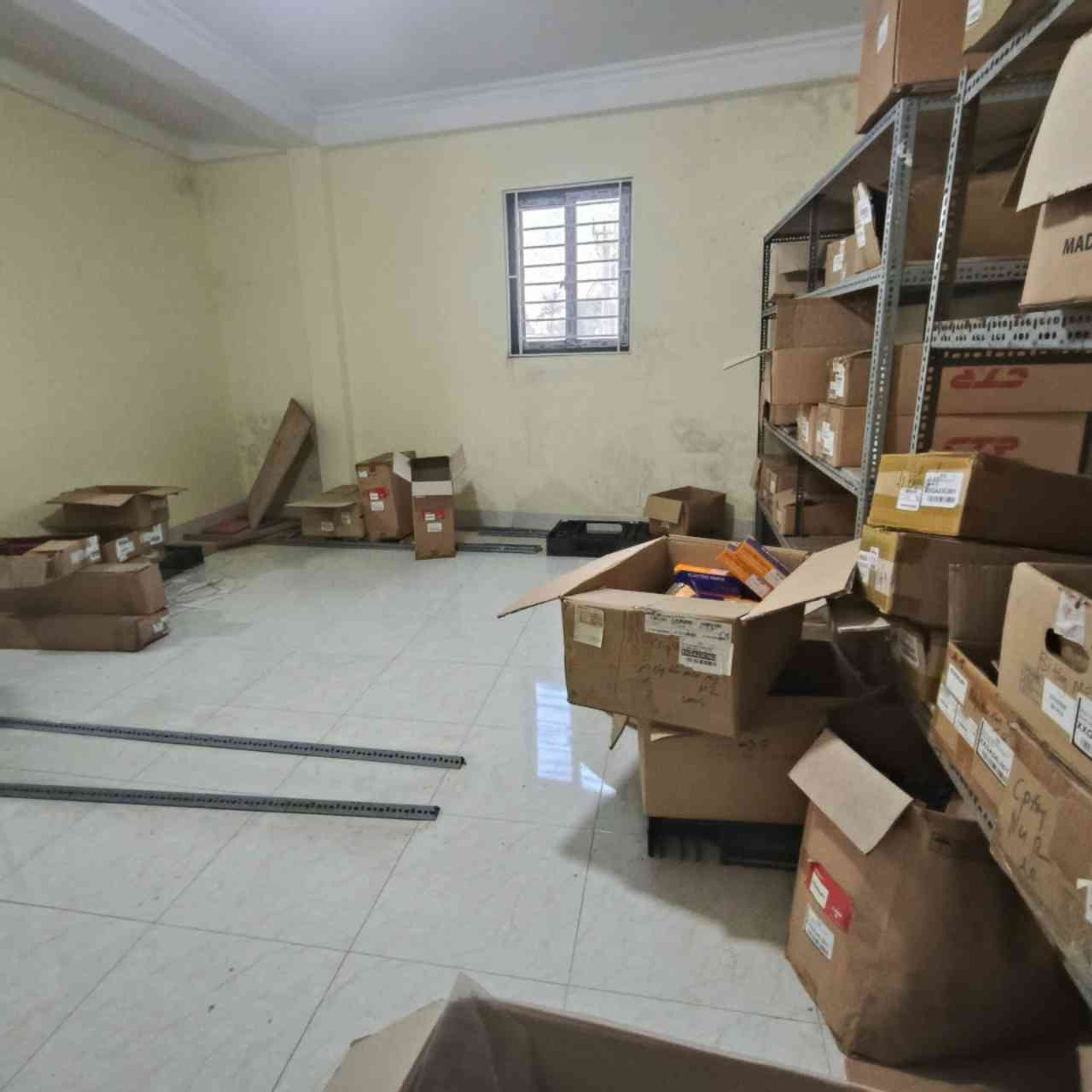 Bán nhà Giải Phóng - diện tích 53m2 2 tầng - Ngõ nông, cạnh bến xe nước ngầm - giá 12,9 tỷ