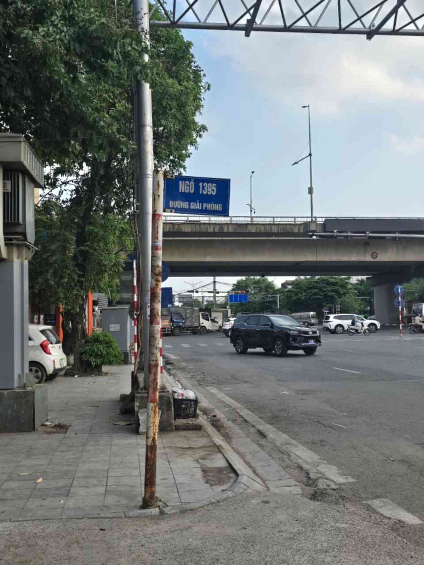 Bán nhà Giải Phóng - diện tích 53m2 2 tầng - Ngõ nông, cạnh bến xe nước ngầm - giá 12,9 tỷ