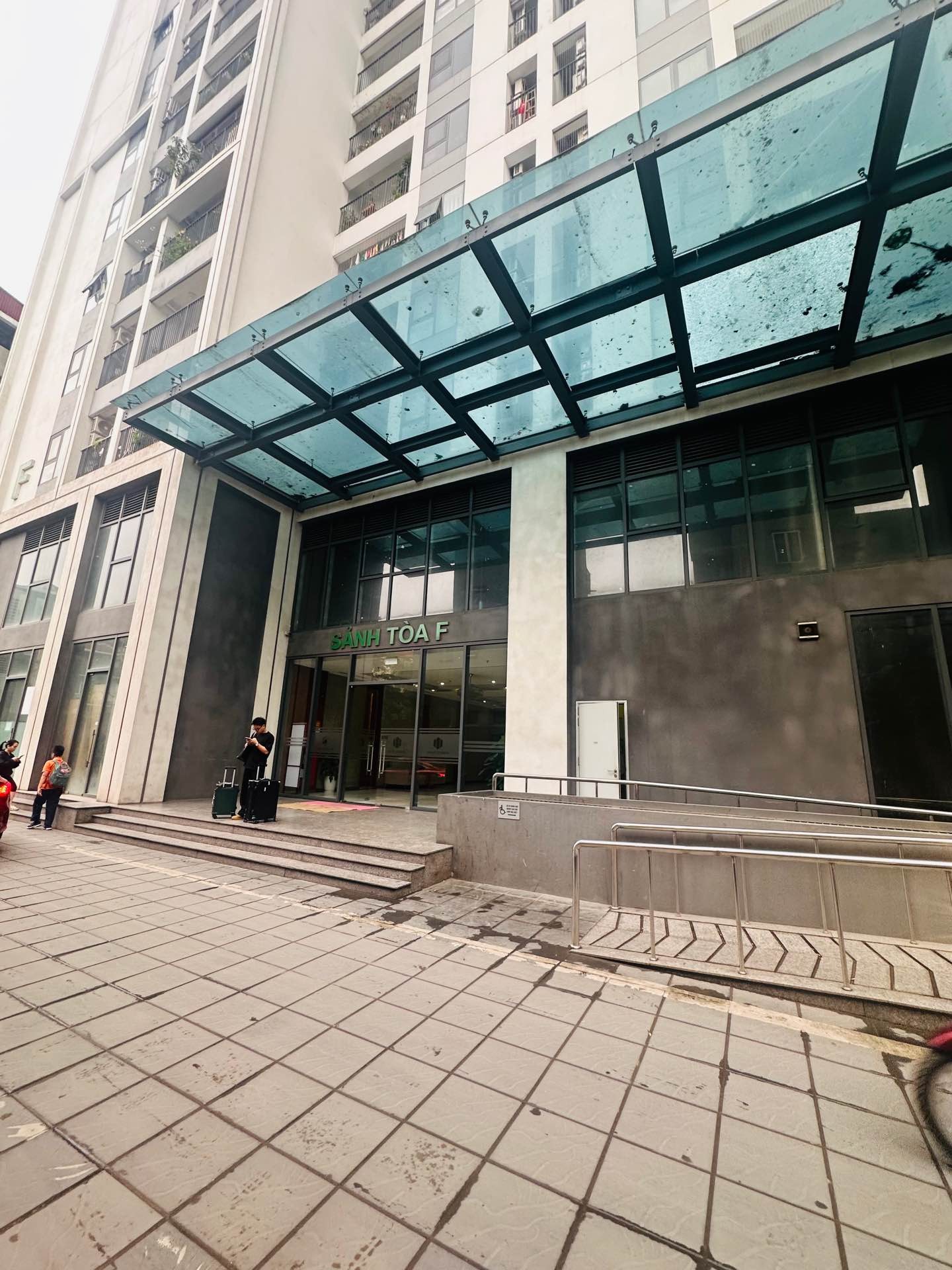 Bán nhà Hoàng Mai - diện tích 115m2 7 tầng - Căn hộ 3 ngủ cao cấp - giá 10,5 tỷ