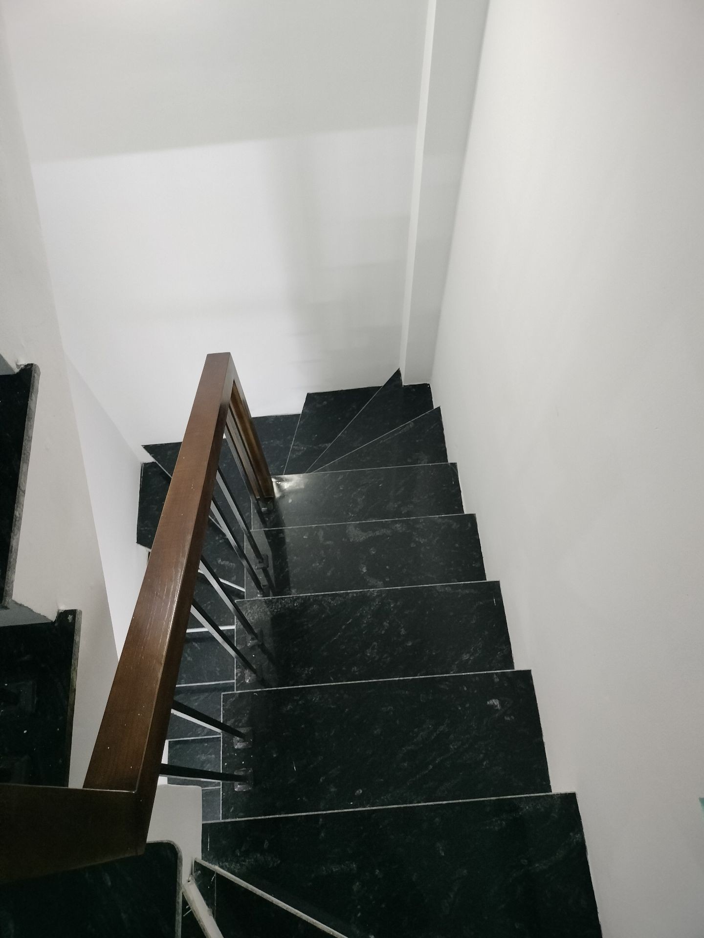 Bán nhà Kim Ngưu - diện tích 40m2 5 tầng - Nhà mới đẹp thang máy - giá 12,8 tỷ