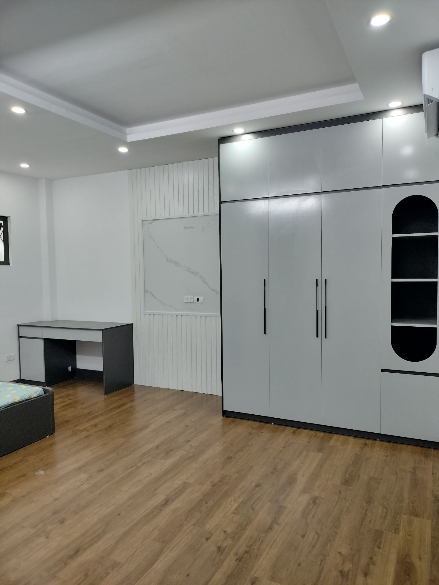 Bán nhà Kim Ngưu - diện tích 40m2 5 tầng - Nhà mới đẹp thang máy - giá 12,8 tỷ