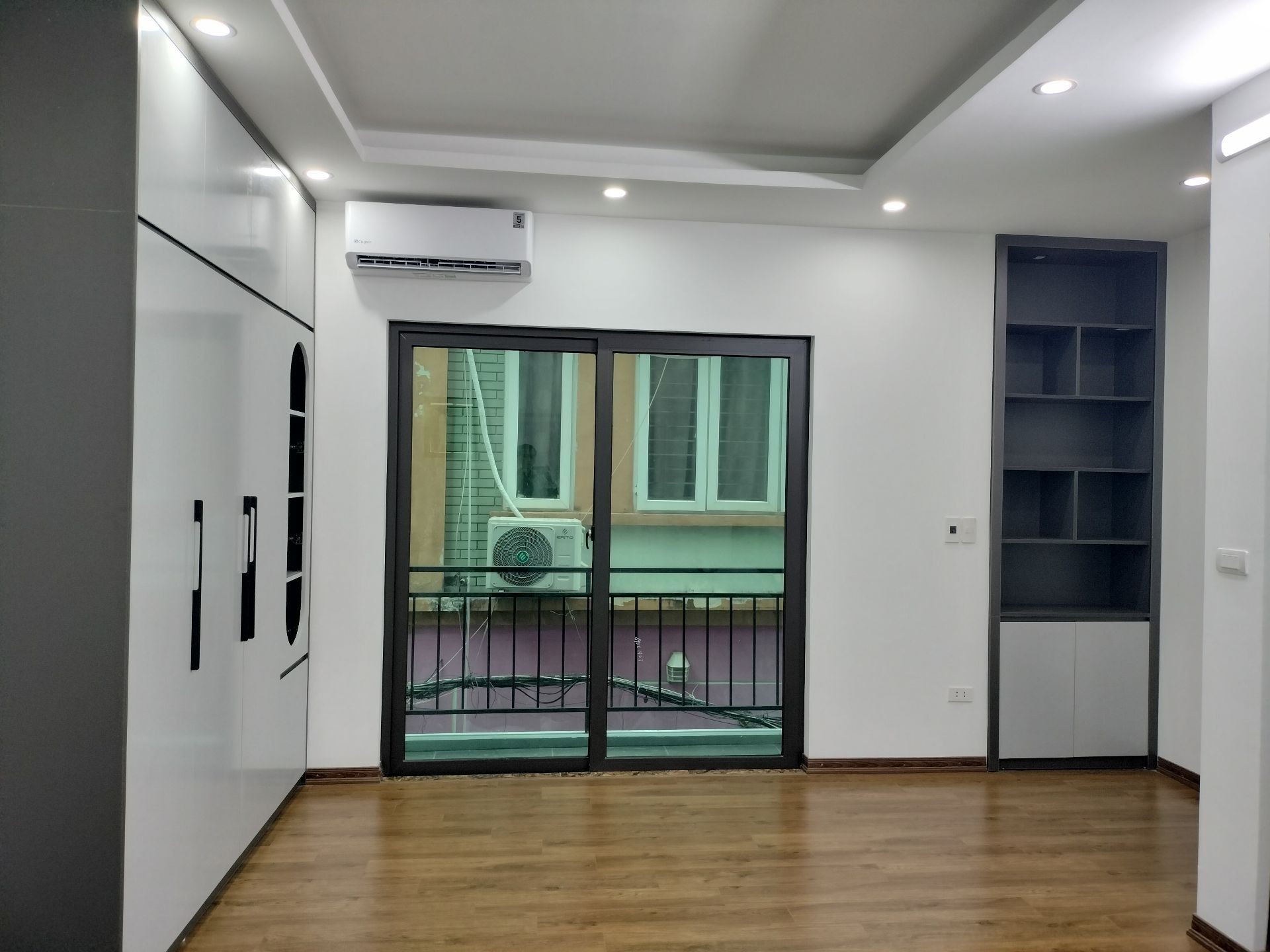 Bán nhà Kim Ngưu - diện tích 40m2 5 tầng - Nhà mới đẹp thang máy - giá 12,8 tỷ