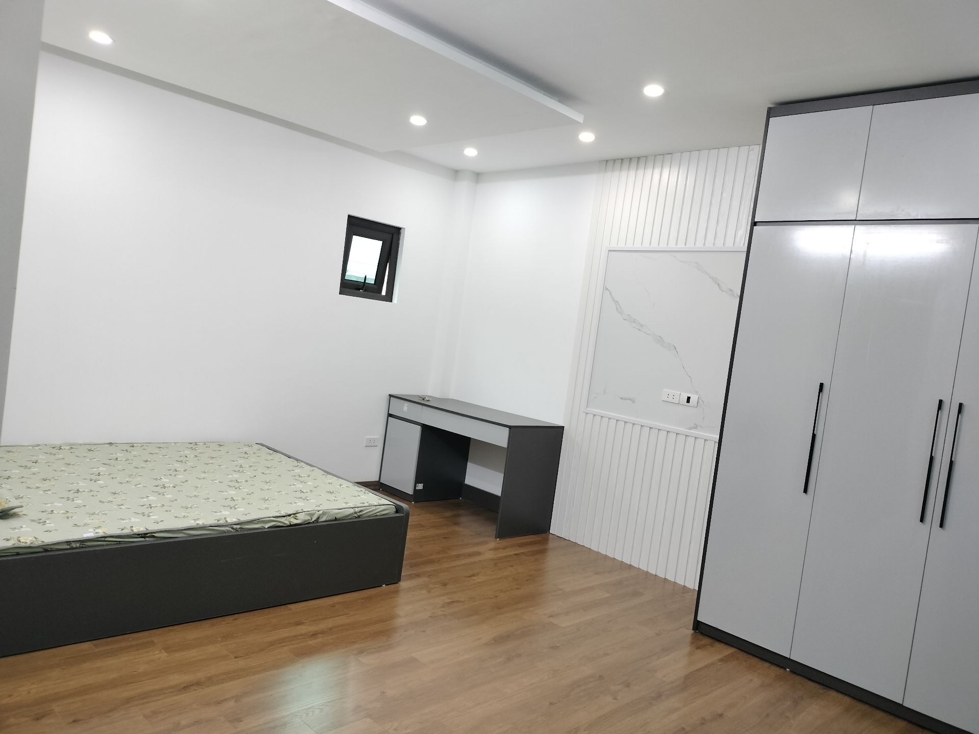 Bán nhà Kim Ngưu - diện tích 40m2 5 tầng - Nhà mới đẹp thang máy - giá 12,8 tỷ