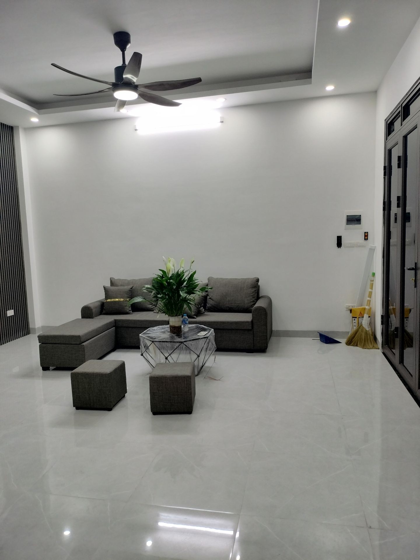 Bán nhà Kim Ngưu - diện tích 40m2 5 tầng - Nhà mới đẹp thang máy - giá 12,8 tỷ