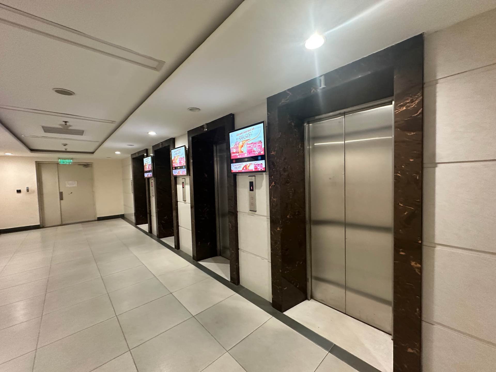 Bán nhà Nguyễn Đức Cảnh - diện tích 105m2 21 tầng - Căn góc thiết kế 3 phòng ngủ - giá 9,3 tỷ