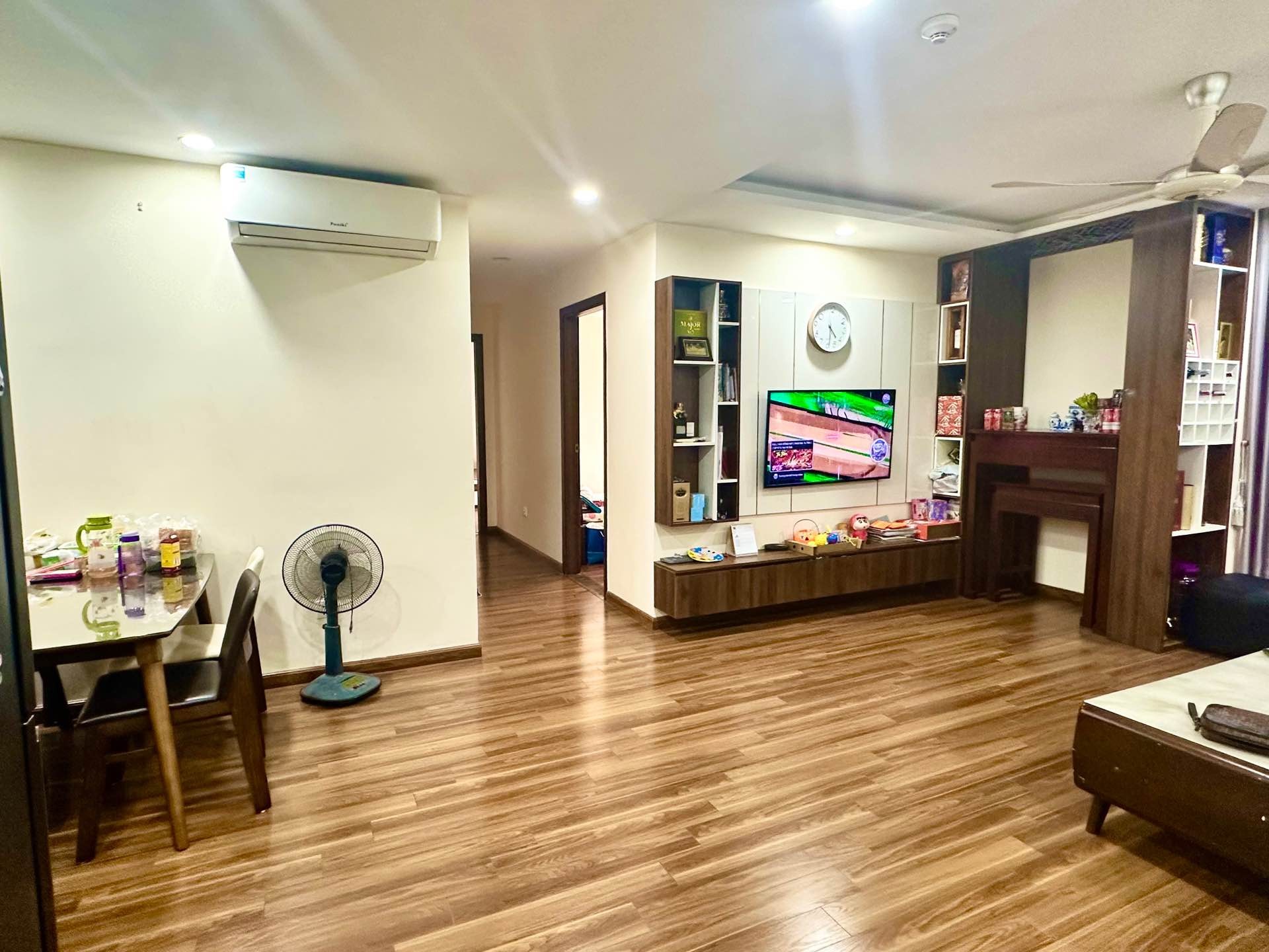 Bán nhà Nguyễn Đức Cảnh - diện tích 105m2 21 tầng - Căn góc thiết kế 3 phòng ngủ - giá 9,3 tỷ