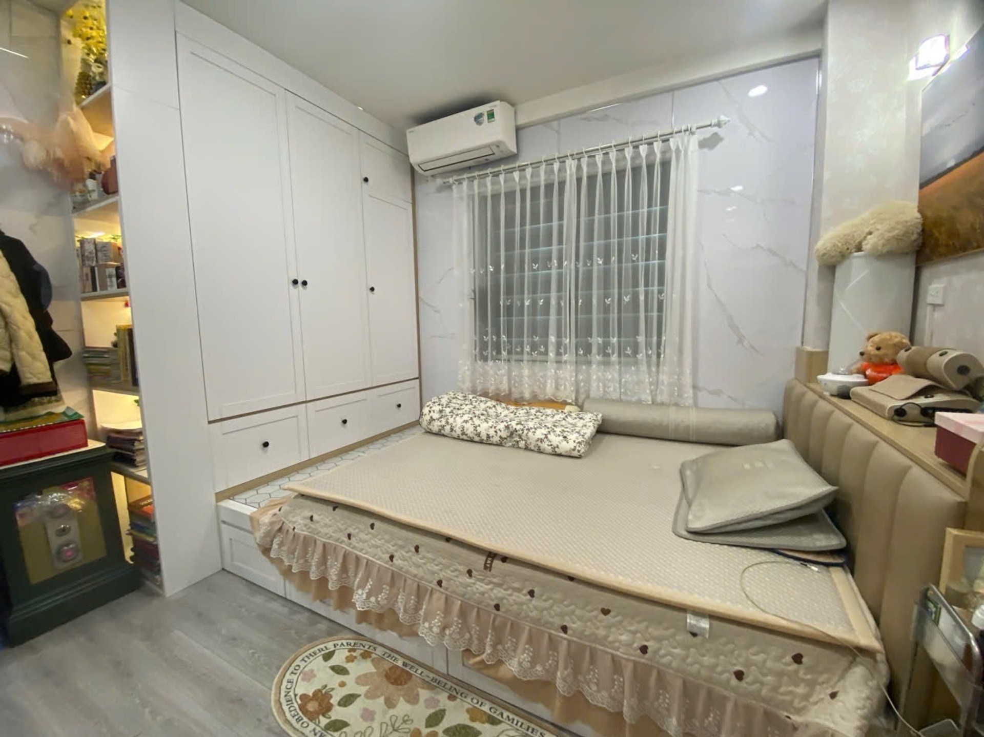 Bán nhà Lê Văn Lương - diện tích 53m2 3 tầng - Mặt phố - giá 4,3 tỷ