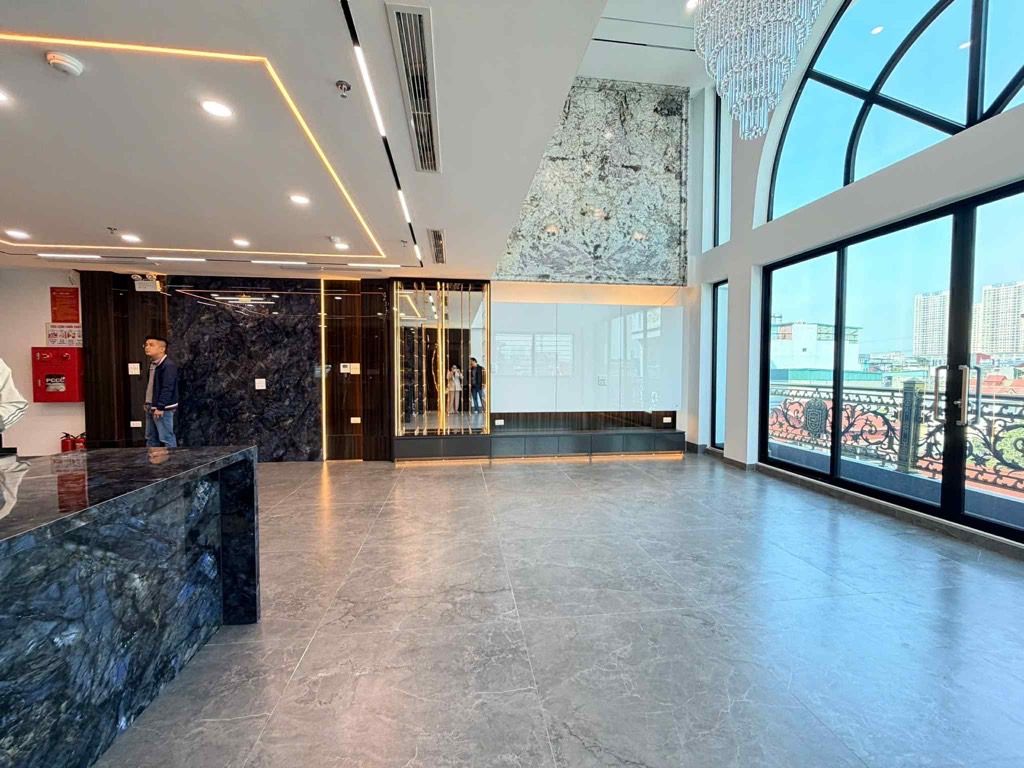 Bán nhà Nguyễn Chính - diện tích 84m2 7 tầng - ô tô tránh - giá 35 tỷ