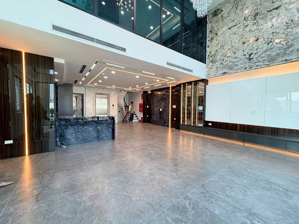 Bán nhà Nguyễn Chính - diện tích 84m2 7 tầng - ô tô tránh - giá 35 tỷ