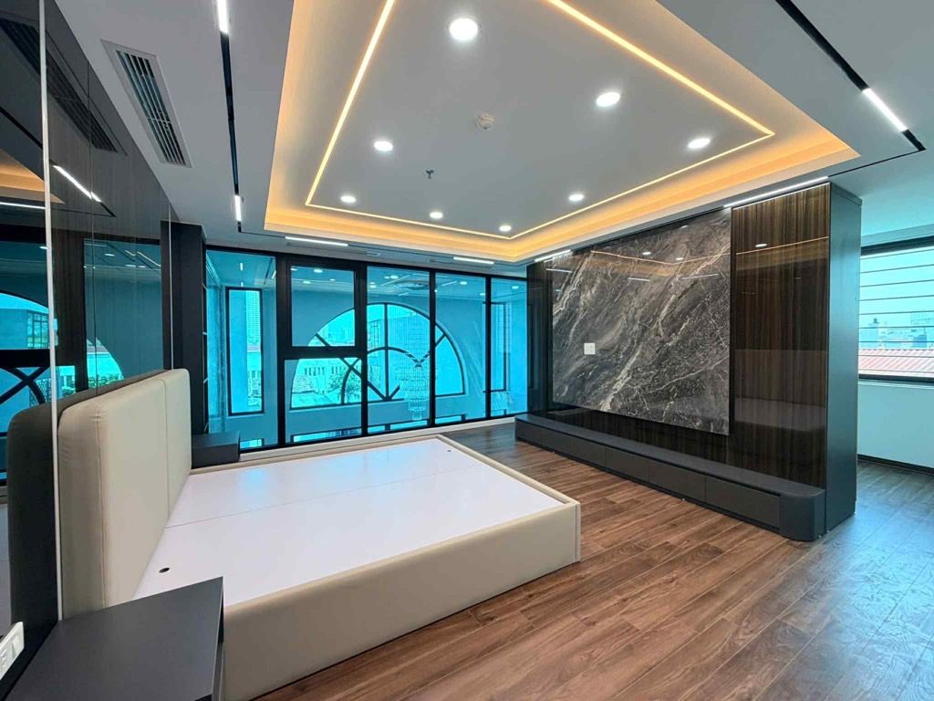 Bán nhà Nguyễn Chính - diện tích 84m2 7 tầng - ô tô tránh - giá 35 tỷ