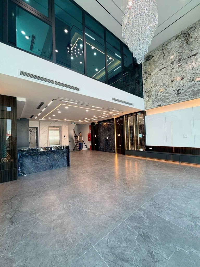 Bán nhà Nguyễn Chính - diện tích 84m2 7 tầng - ô tô tránh - giá 35 tỷ