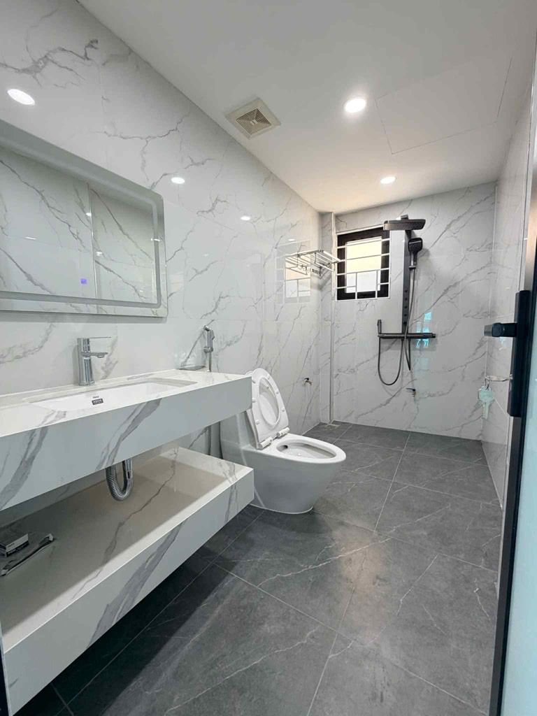 Bán nhà Nguyễn Chính - diện tích 84m2 7 tầng - ô tô tránh - giá 35 tỷ