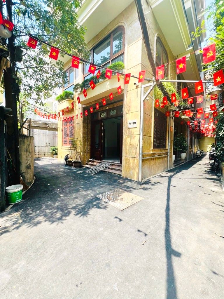 Bán nhà Âu Cơ - diện tích 120.9m2 1 tầng - Đang cập nhật - giá 29,2 tỷ