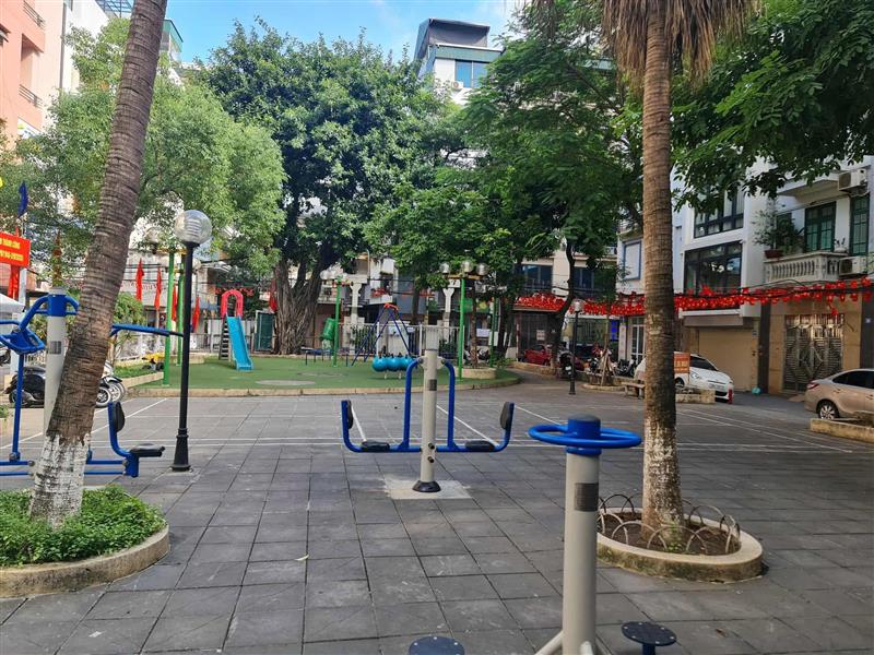 Bán nhà Hoàng Ngân - diện tích 66m2 5 tầng - Ô TÔ VÒNG QUANH - giá 32,4 tỷ