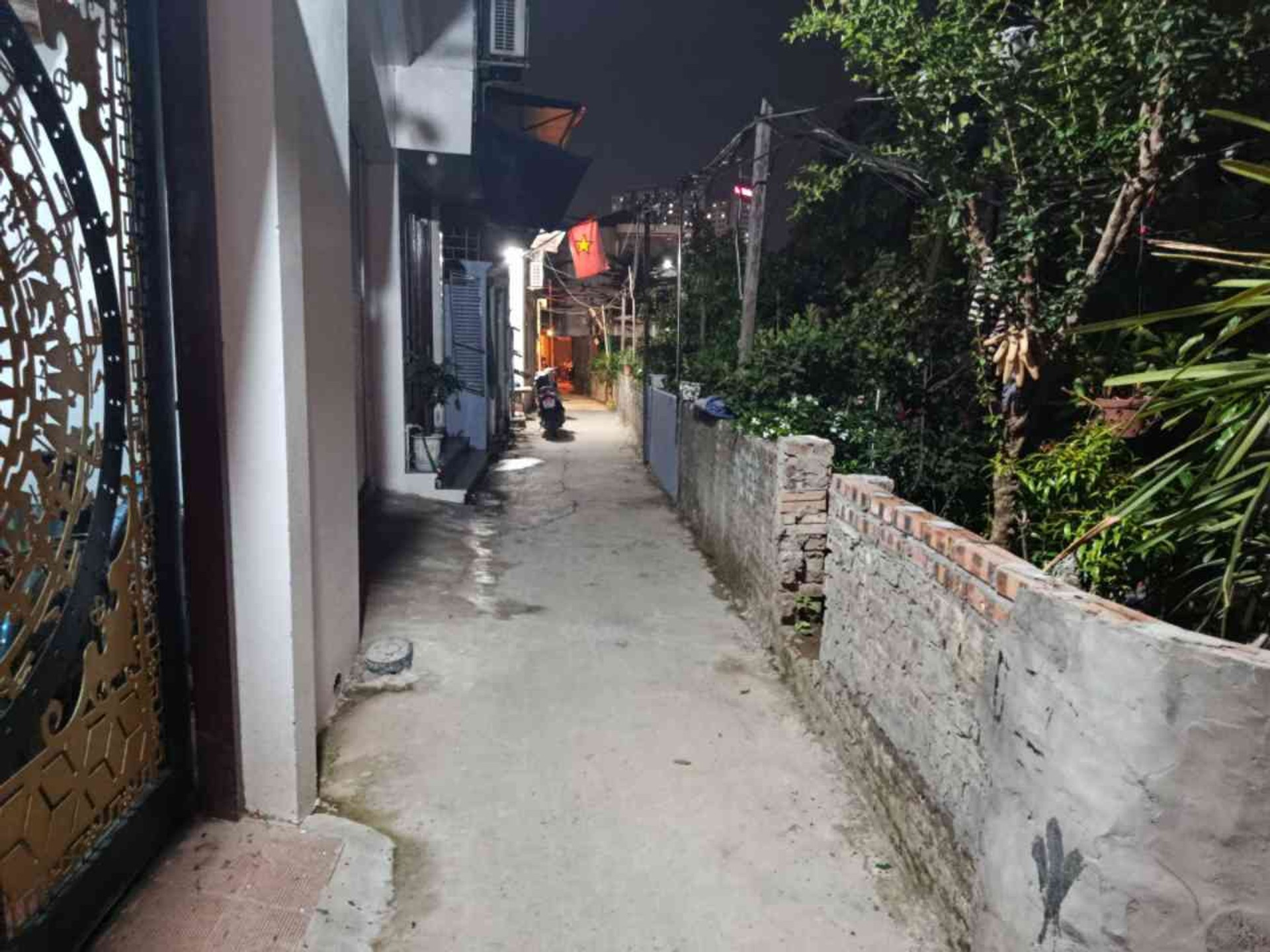 Bán nhà Yên Duyên - diện tích 232m2 0 tầng - Đất bán nằm ở ngõ 209 thông ra ngõ 223 - giá 27,6 tỷ