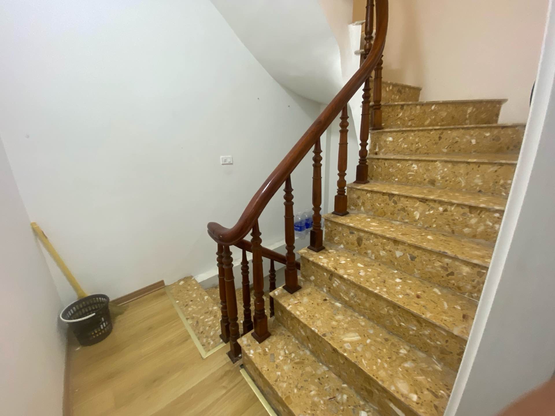 Bán nhà Kim Ngưu - diện tích 32m2 5 tầng - Lô Góc 2 Mặt Thoáng - giá 9,5 tỷ