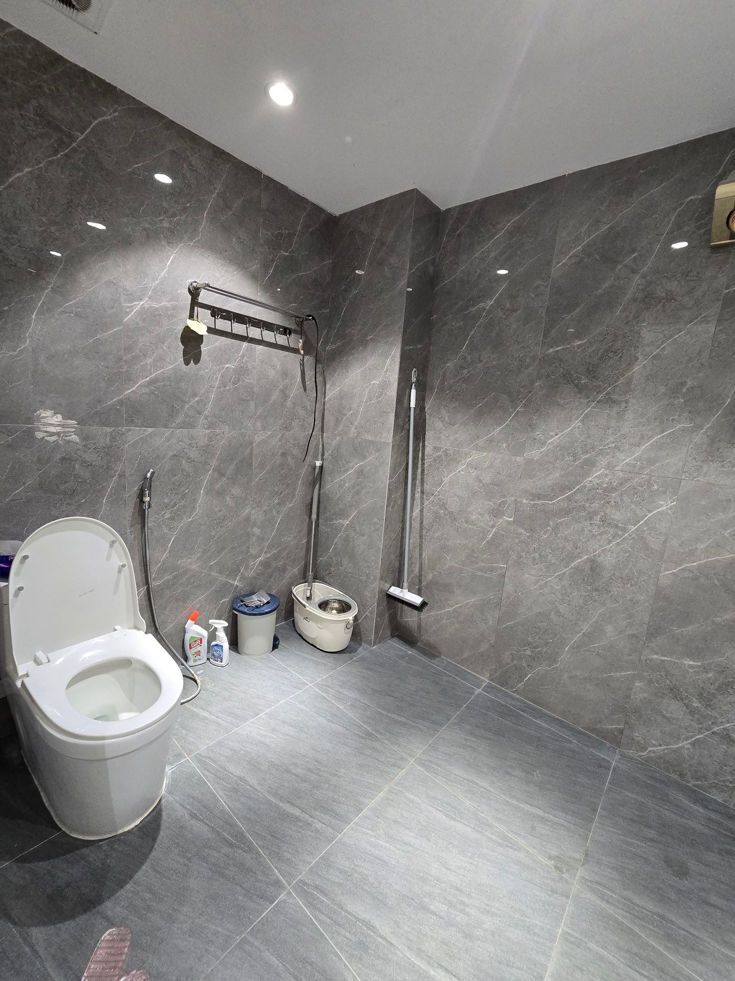 Bán nhà Hoàng Mai - diện tích 39m2 5 tầng - Ô TÔ 7 CHỖ QUA NHÀ - giá 17 tỷ