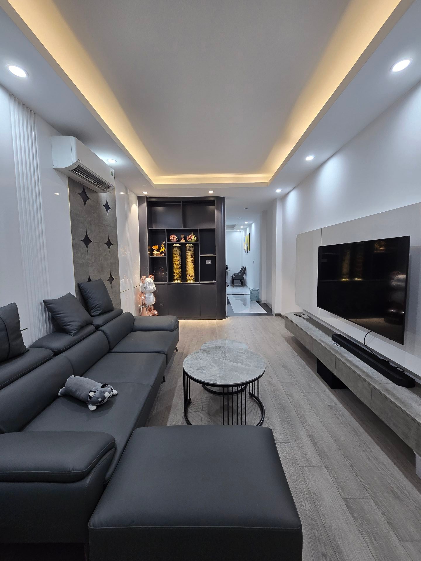 Bán nhà Hoàng Mai - diện tích 39m2 5 tầng - Ô TÔ 7 CHỖ QUA NHÀ - giá 17 tỷ