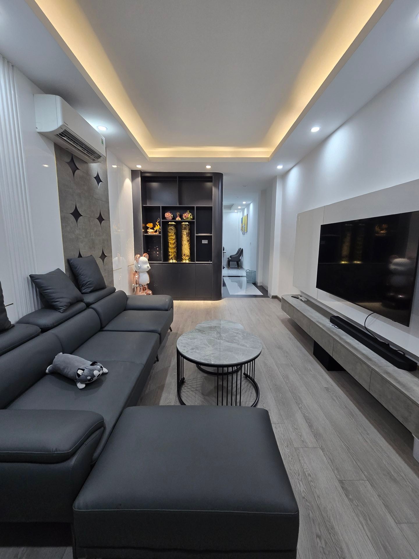 Bán nhà Hoàng Mai - diện tích 39m2 5 tầng - Ô TÔ 7 CHỖ QUA NHÀ - giá 17 tỷ
