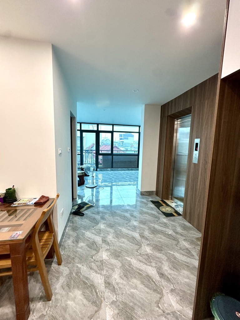 Bán nhà Kim Giang - diện tích 51m2 7 tầng - Lô góc, ô tô tránh - giá Nhỉnh 19 tỷ