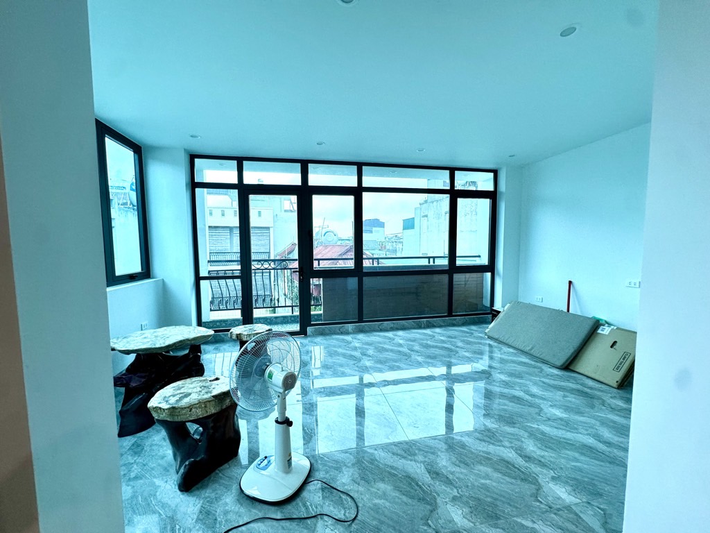 Bán nhà Kim Giang - diện tích 51m2 7 tầng - Lô góc, ô tô tránh - giá Nhỉnh 19 tỷ