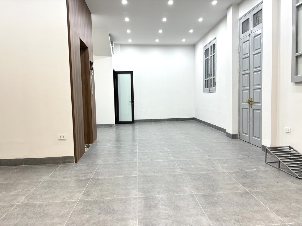 Bán nhà Kim Giang - diện tích 51m2 7 tầng - Lô góc, ô tô tránh - giá Nhỉnh 19 tỷ