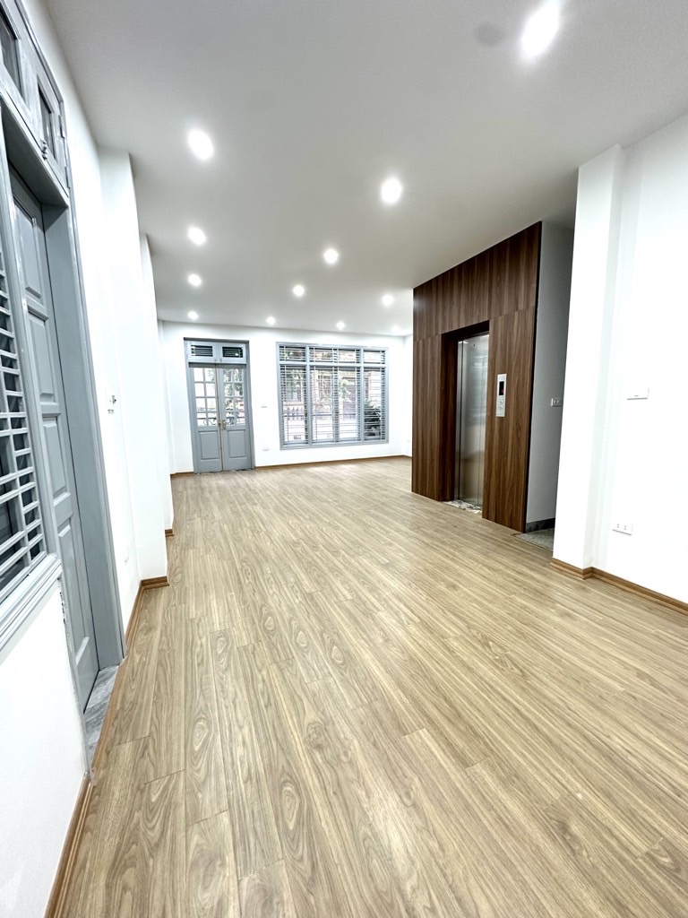 Bán nhà Kim Giang - diện tích 51m2 7 tầng - Lô góc, ô tô tránh - giá Nhỉnh 19 tỷ