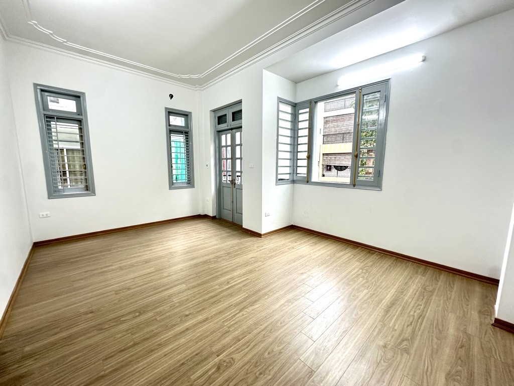 Bán nhà Kim Giang - diện tích 51m2 7 tầng - Lô góc, ô tô tránh - giá Nhỉnh 19 tỷ