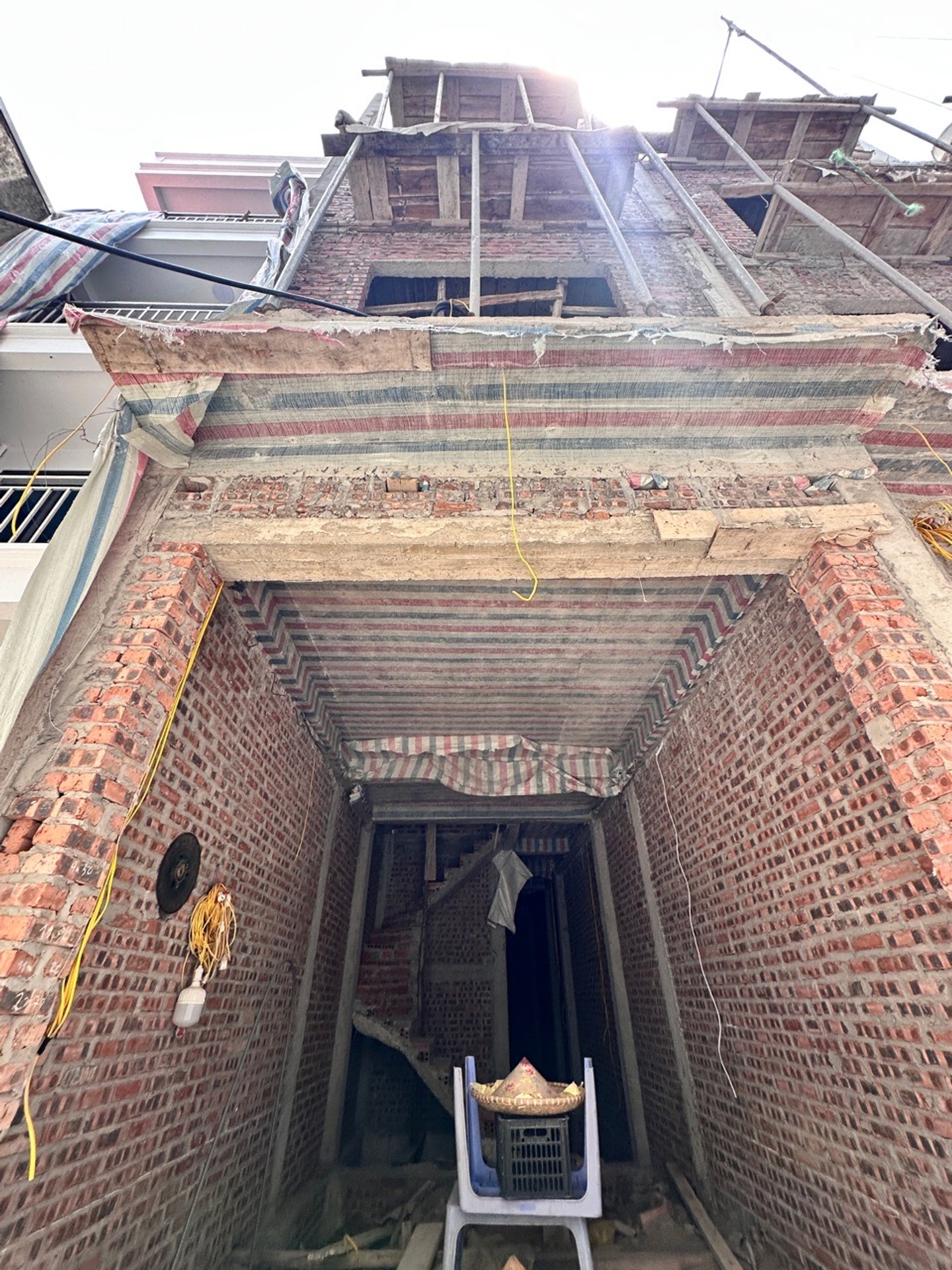Bán nhà Lĩnh Nam - diện tích 49m2 5 tầng - Nhà xây mới, lô 3 căn - giá 16,8 tỷ