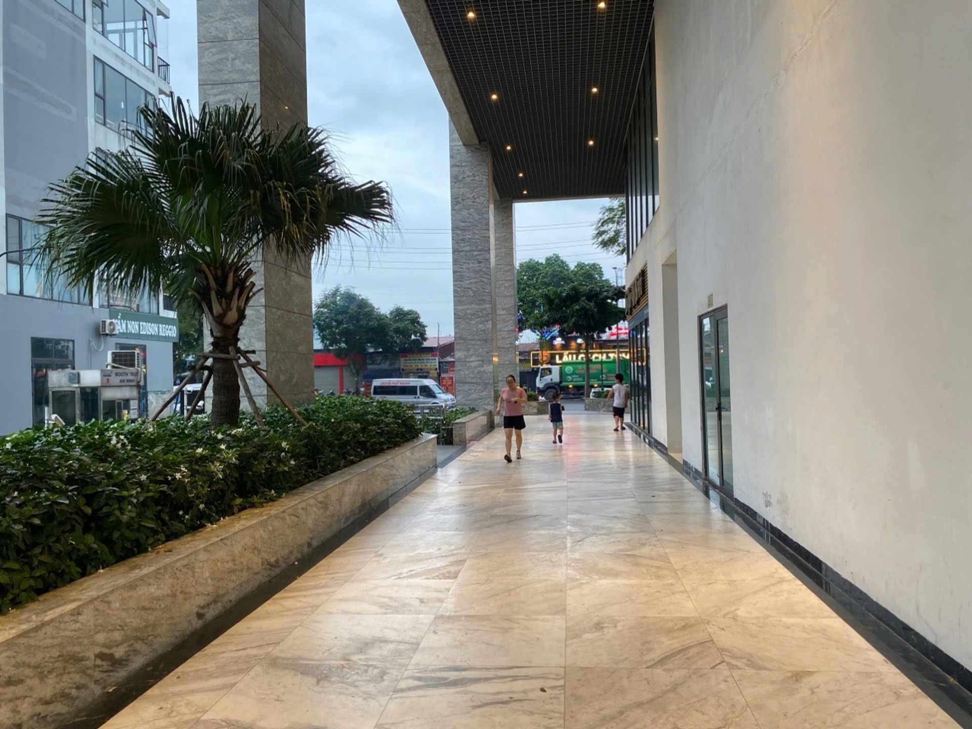Bán nhà Trần Thủ Độ - diện tích 58m2 4 tầng - View hồ bơi - giá 6,3 tỷ