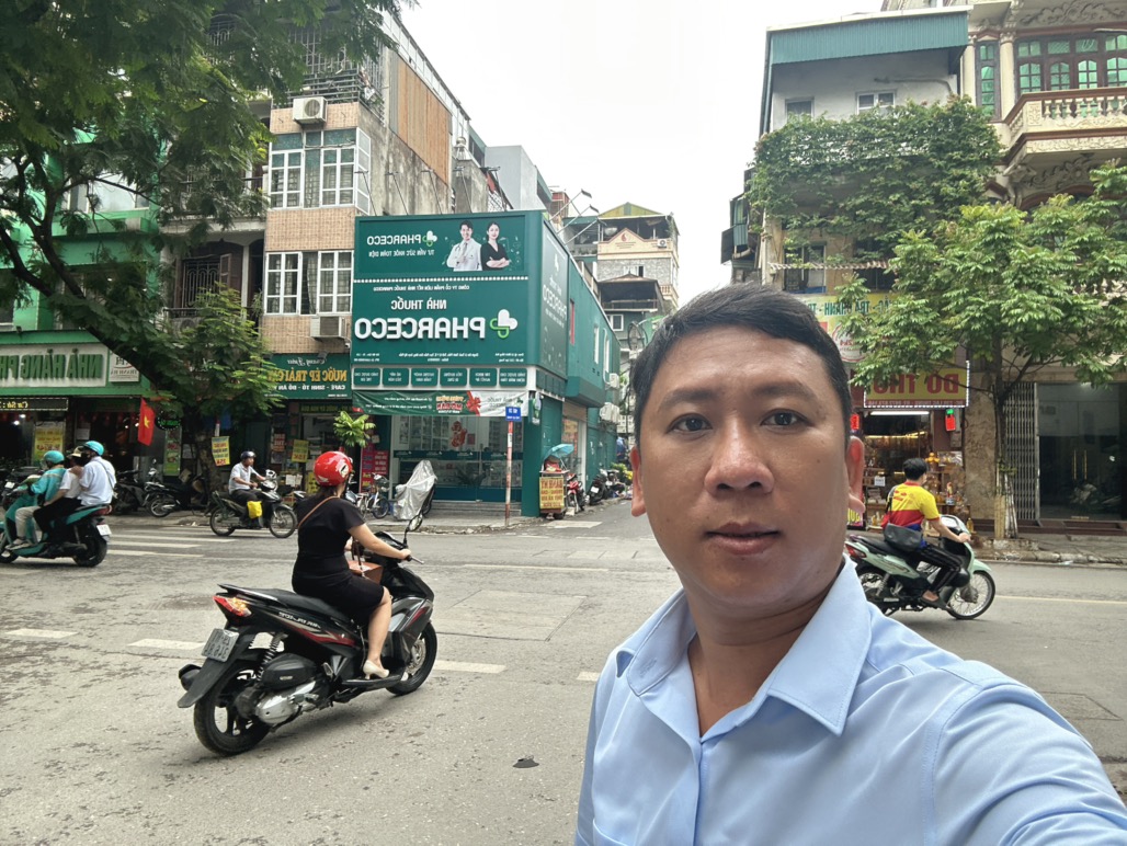 Bán nhà Lạc Trung - diện tích 72m2 2 tầng - Lô góc 3 mặt tiền - giá 38 tỷ