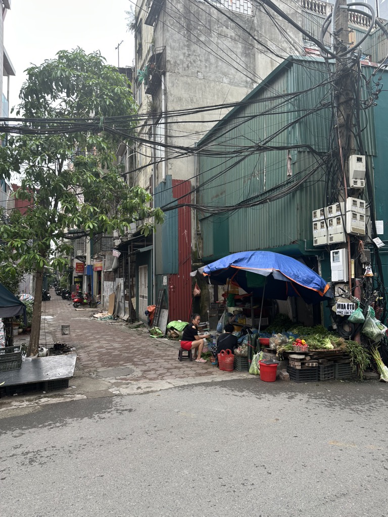 Bán nhà Lạc Trung - diện tích 72m2 2 tầng - Lô góc 3 mặt tiền - giá 38 tỷ