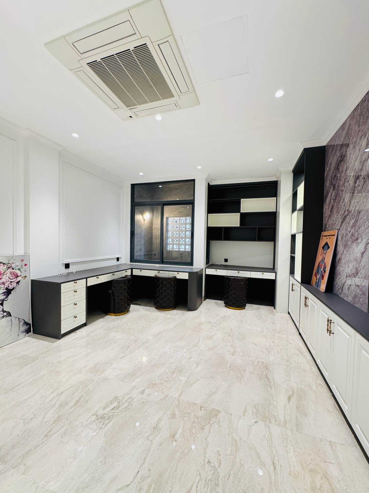 Bán nhà Lê Thanh Nghị - diện tích 68.2m2 7 tầng - ô tô tránh - giá 45 tỷ