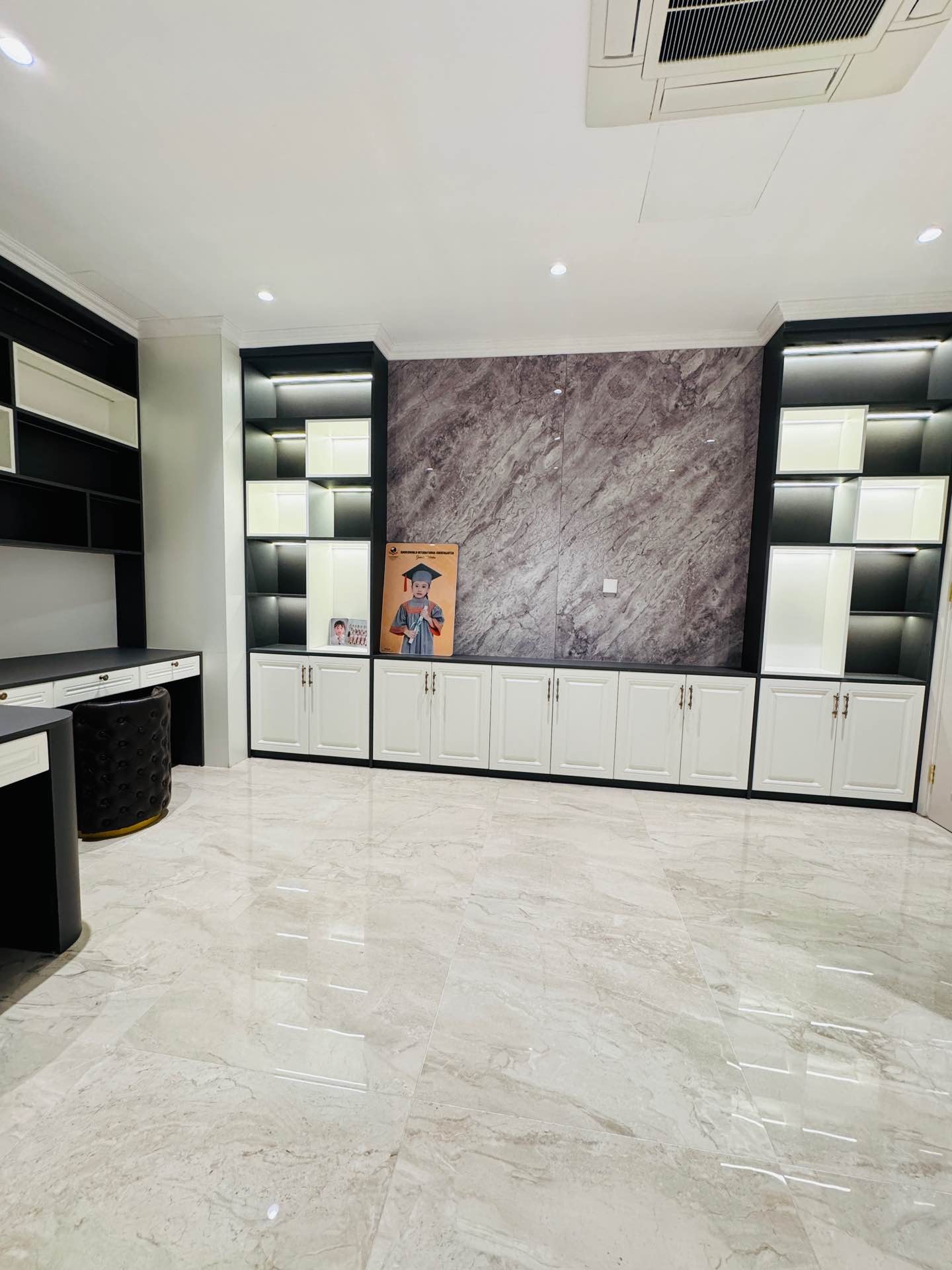 Bán nhà Lê Thanh Nghị - diện tích 68.2m2 7 tầng - ô tô tránh - giá 45 tỷ