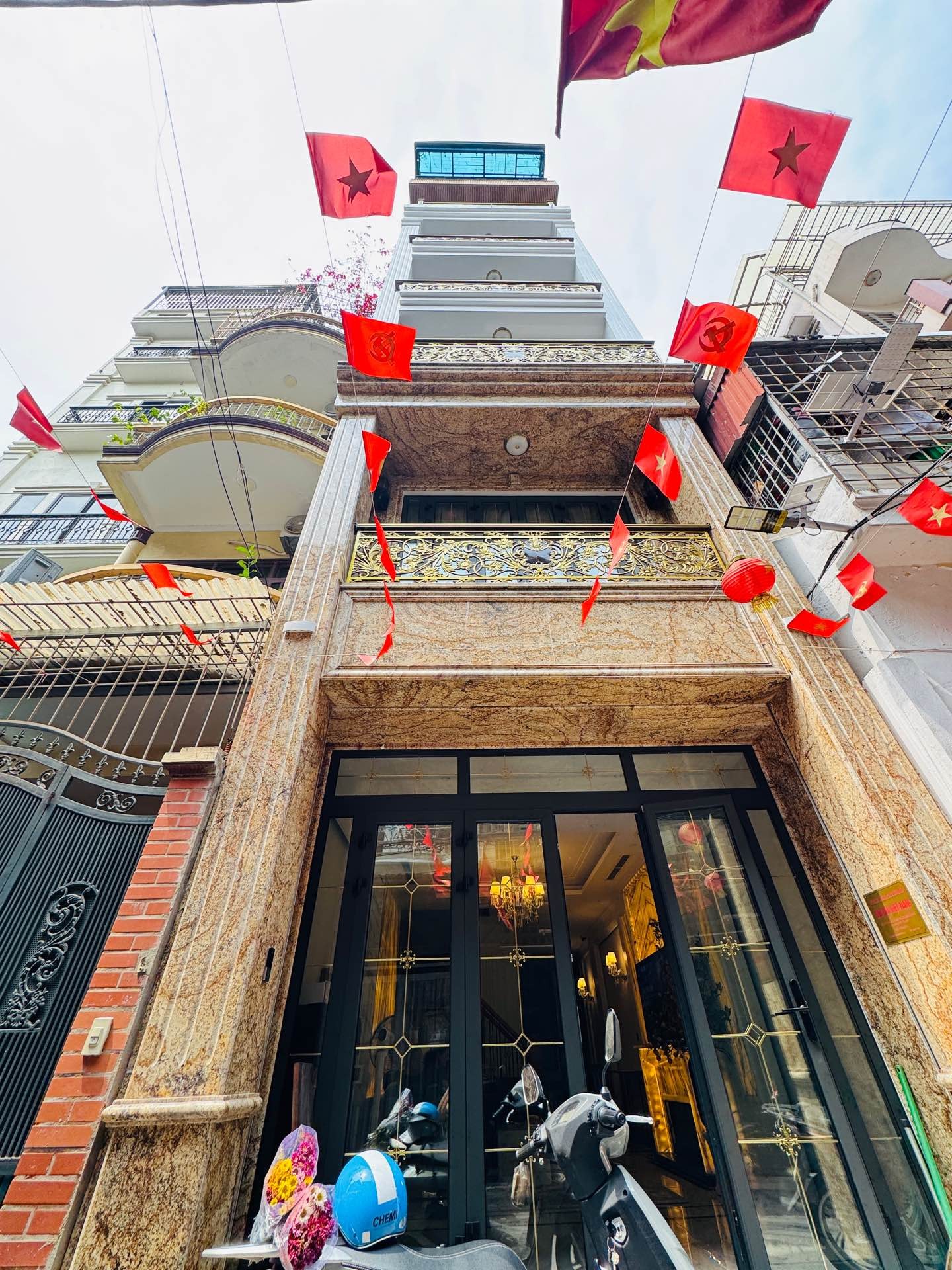 Bán nhà Lê Thanh Nghị - diện tích 68.2m2 7 tầng - ô tô tránh - giá 45 tỷ