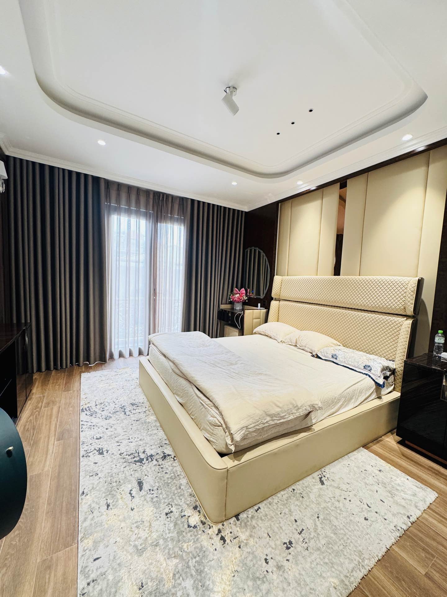 Bán nhà Lê Thanh Nghị - diện tích 68.2m2 7 tầng - ô tô tránh - giá 45 tỷ