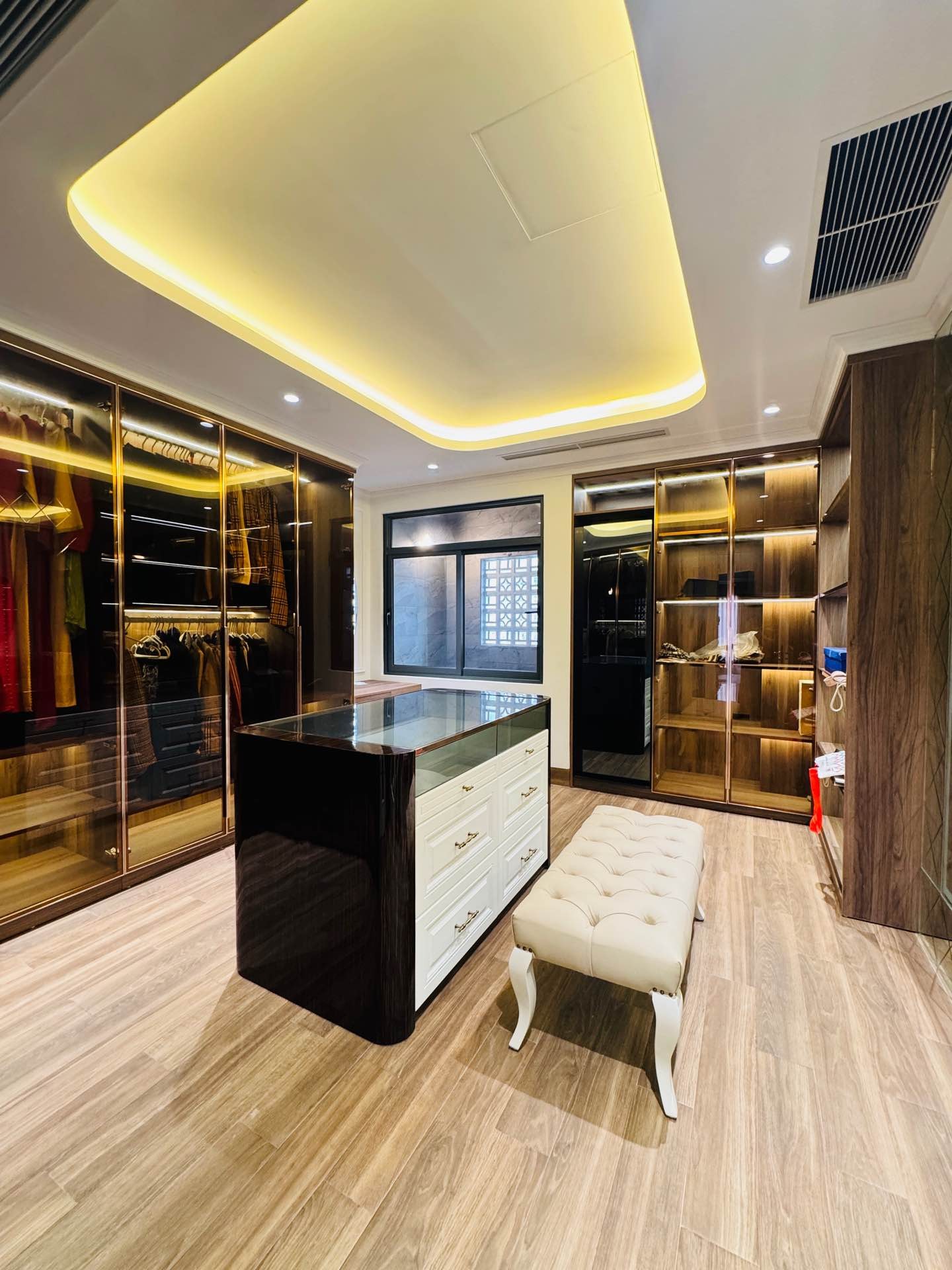 Bán nhà Lê Thanh Nghị - diện tích 68.2m2 7 tầng - ô tô tránh - giá 45 tỷ