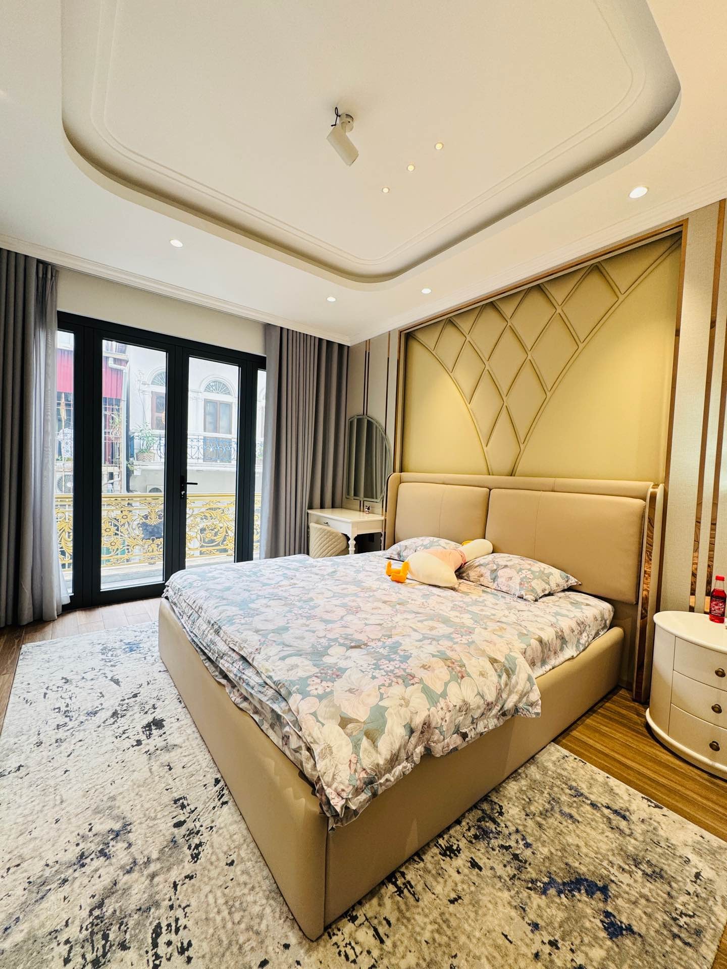 Bán nhà Lê Thanh Nghị - diện tích 68.2m2 7 tầng - ô tô tránh - giá 45 tỷ