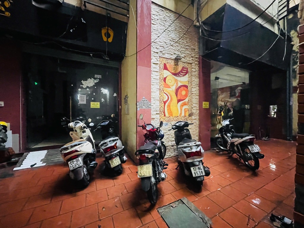 Bán nhà Đặng Trần Côn - diện tích 156m2 7 tầng - Thang máy - giá 32 tỷ