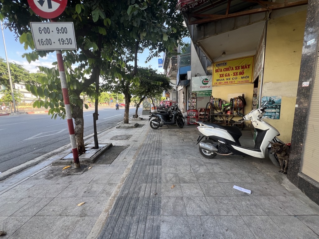 Bán nhà Giải Phóng - diện tích 82.1m2 2 tầng - Mặt tiền quyền lực - giá 32 tỷ