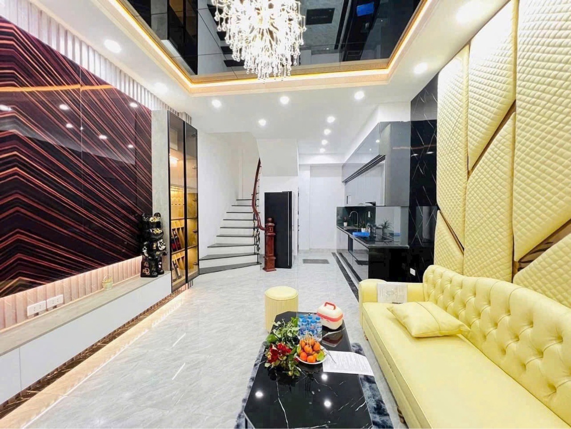 Bán nhà Nguyễn Lân - diện tích 30m2 5 tầng - ô tô đỗ cửa - giá 13 tỷ