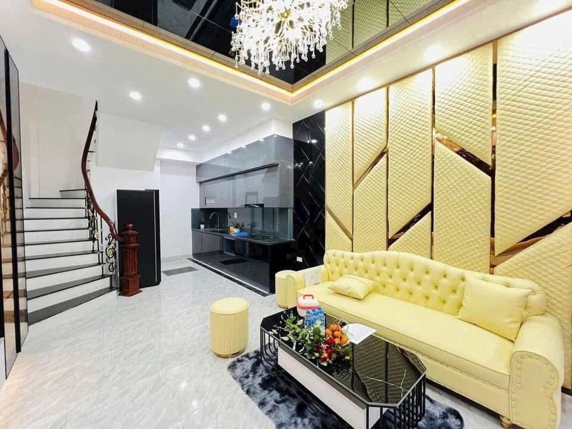 Bán nhà Nguyễn Lân - diện tích 30m2 5 tầng - ô tô đỗ cửa - giá 13 tỷ