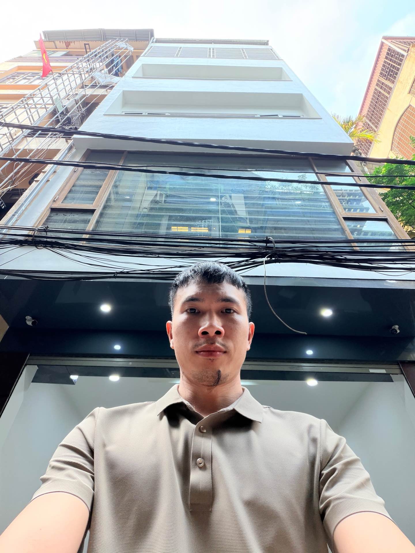 Bán nhà Trần Duy Hưng - diện tích 60m2 5 tầng - ô tô tránh - giá 36,9 tỷ