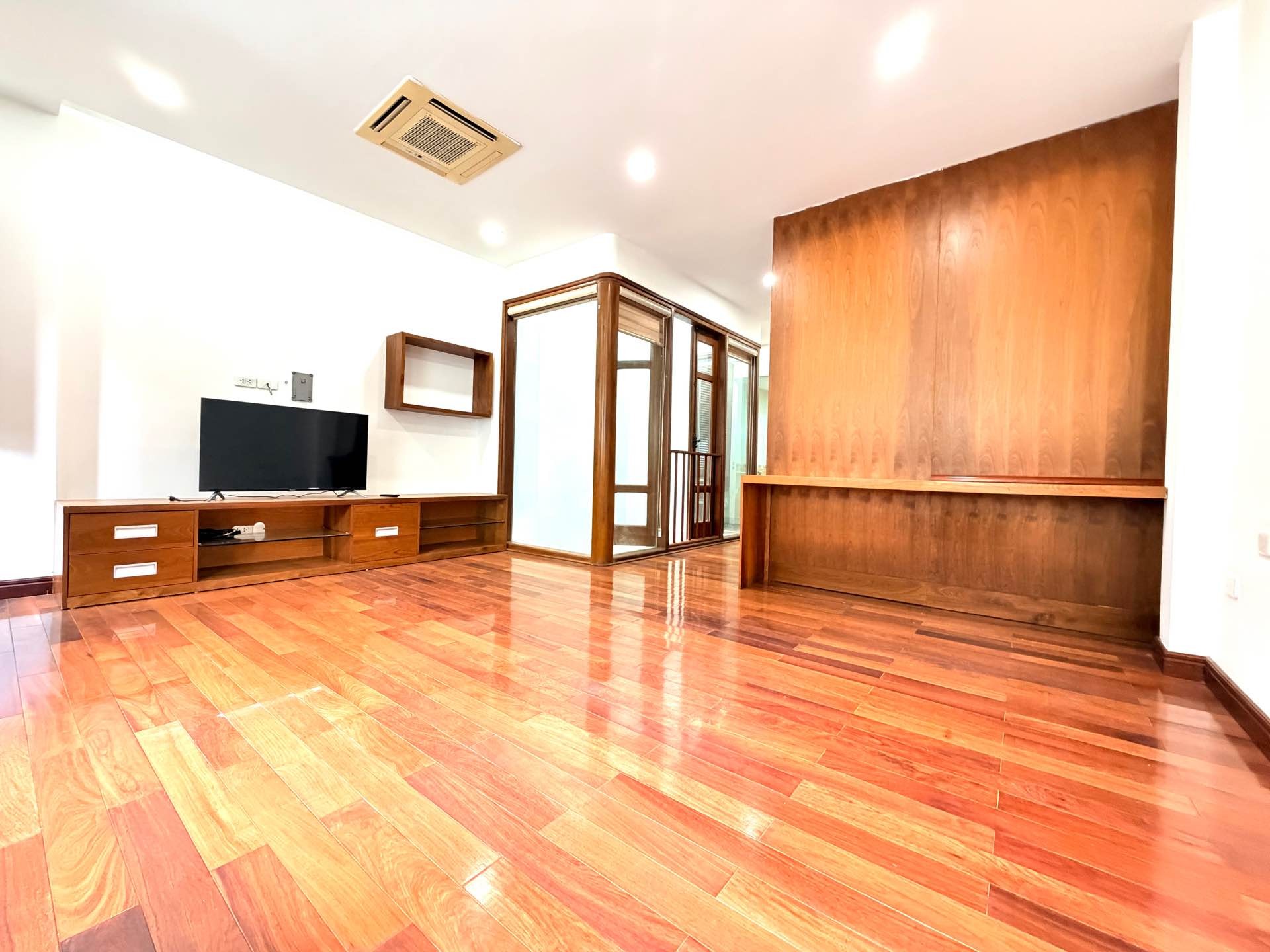 Bán nhà Trần Duy Hưng - diện tích 60m2 5 tầng - ô tô tránh - giá 36,9 tỷ